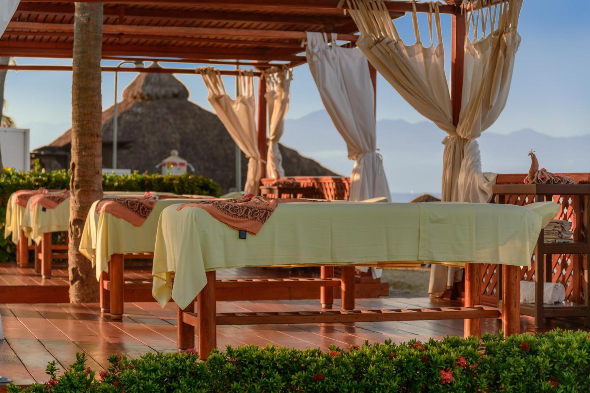 Grand Decameron Complex Bucerias, A Trademark All-Inclusive Resort ภายนอก รูปภาพ